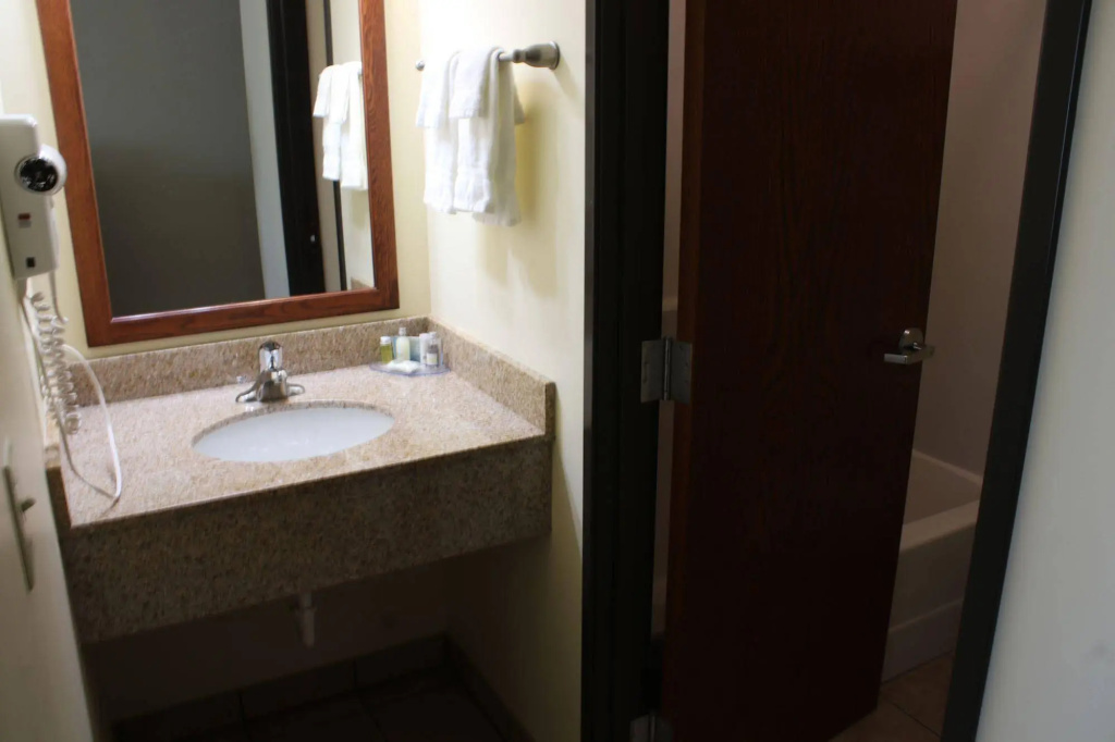 Edgewood Hotel & Suites - Général