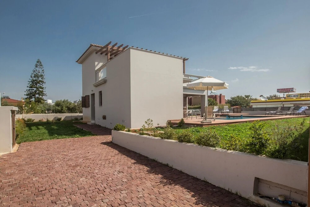 Celebrity Villa Scotty T I3