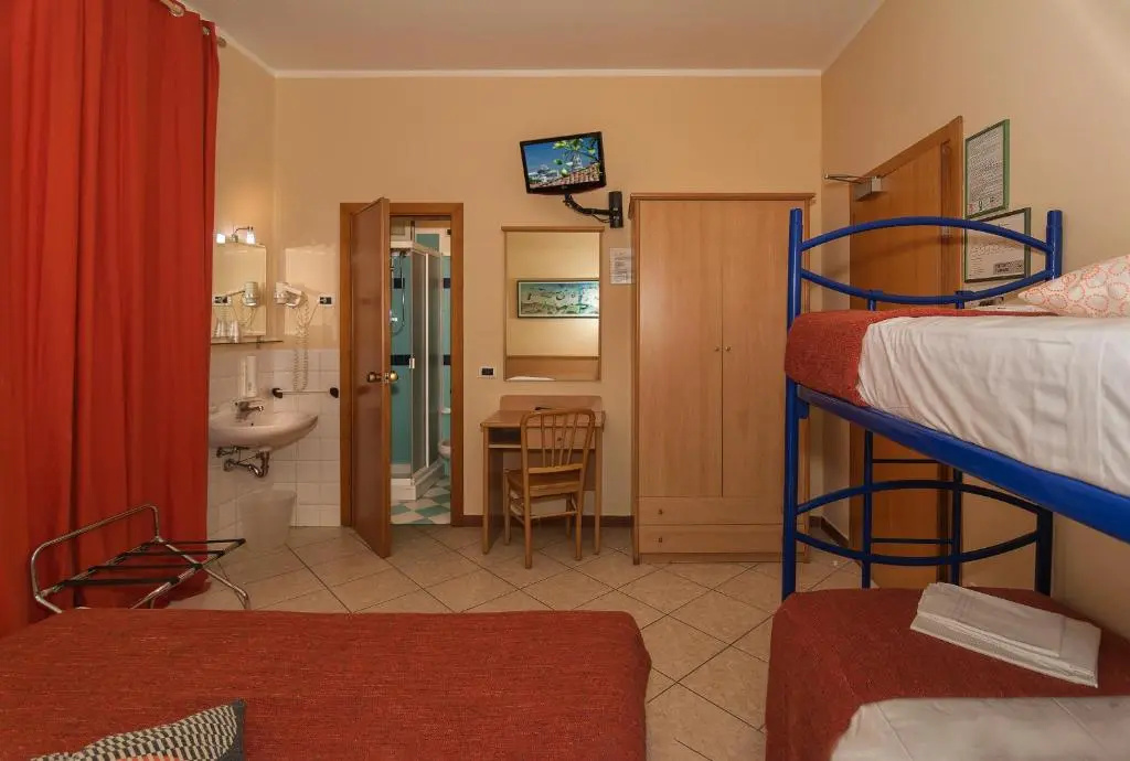 Standard Quadruple room