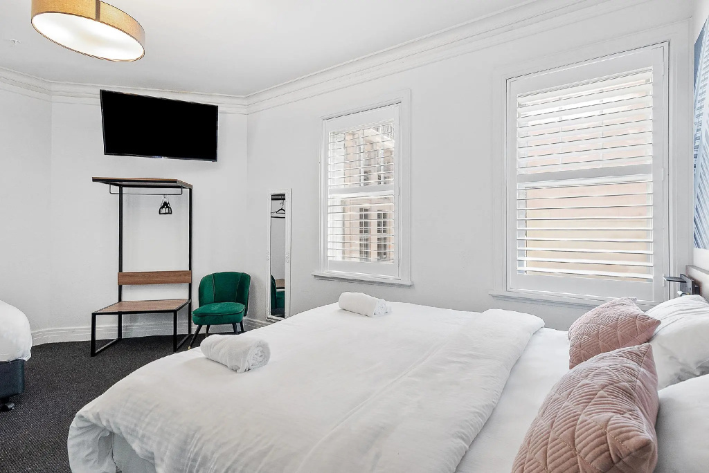 Standard Triple room