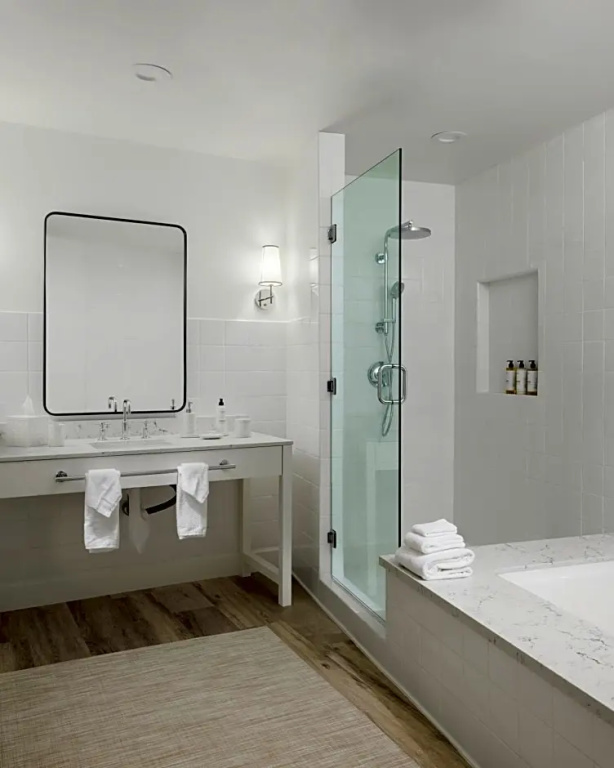 Double Suite (full double bed)