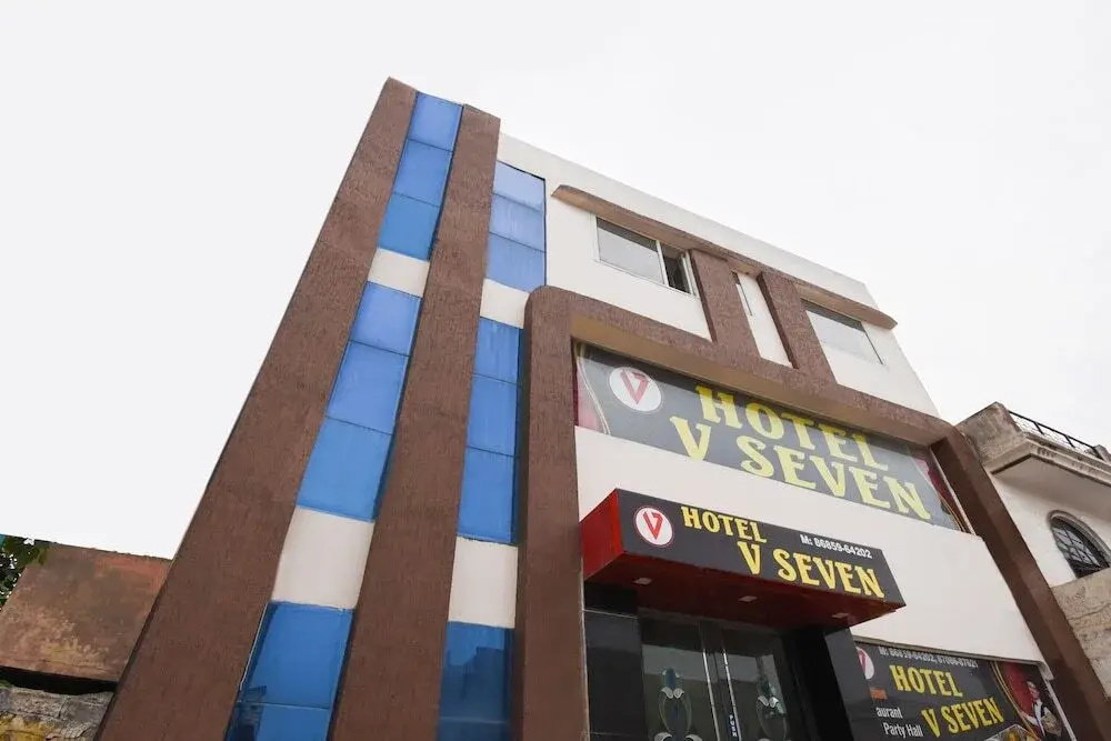 Hotel V Seven by OYO Rooms