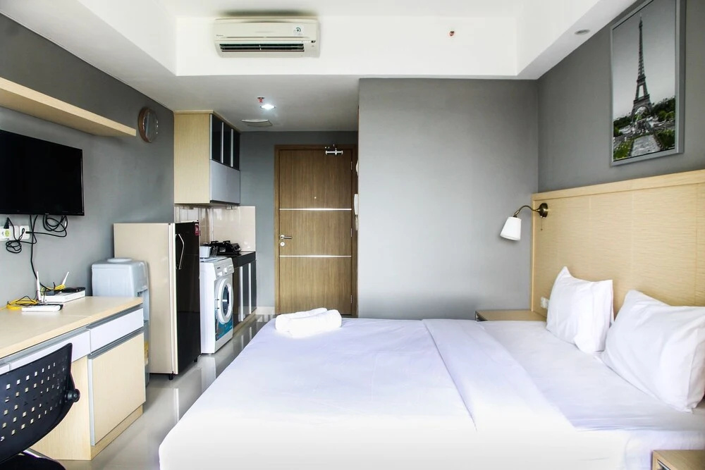 Modern and Cozy Studio Room @ Oasis Apartment
