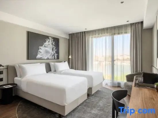 Standard room with river view