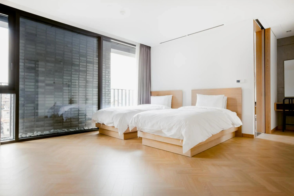 Handpicked Hotel & Collections by null