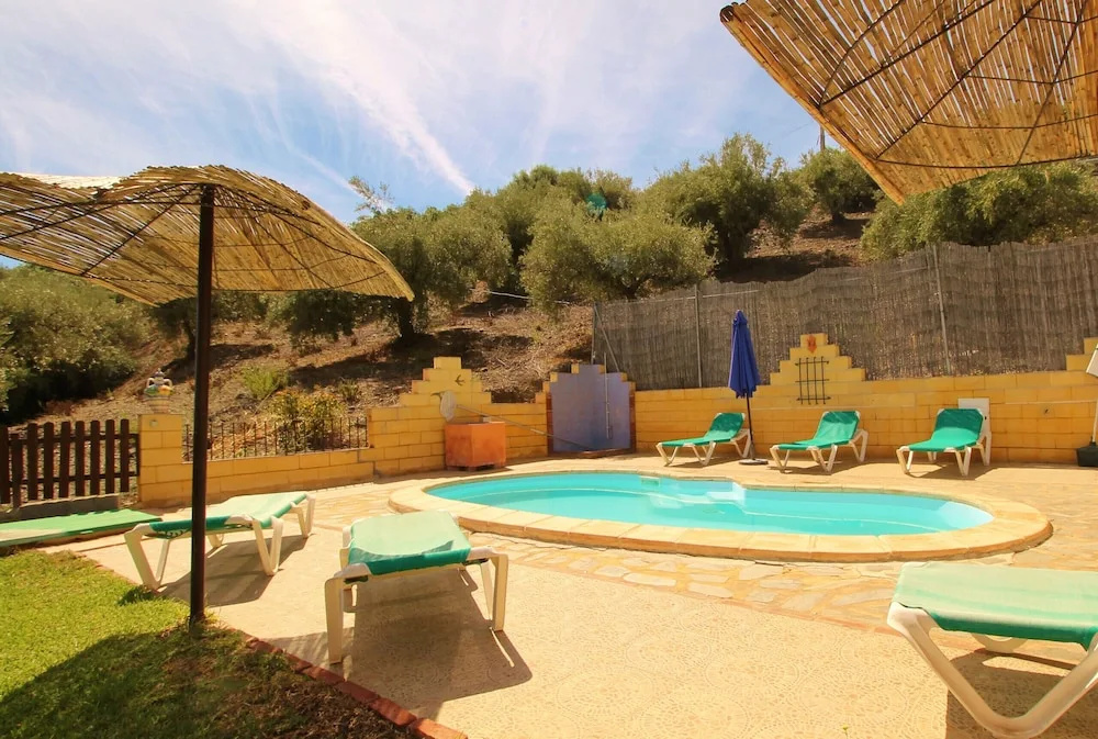 1038 Villa Cruz