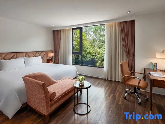 Deluxe Double room (full double bed)