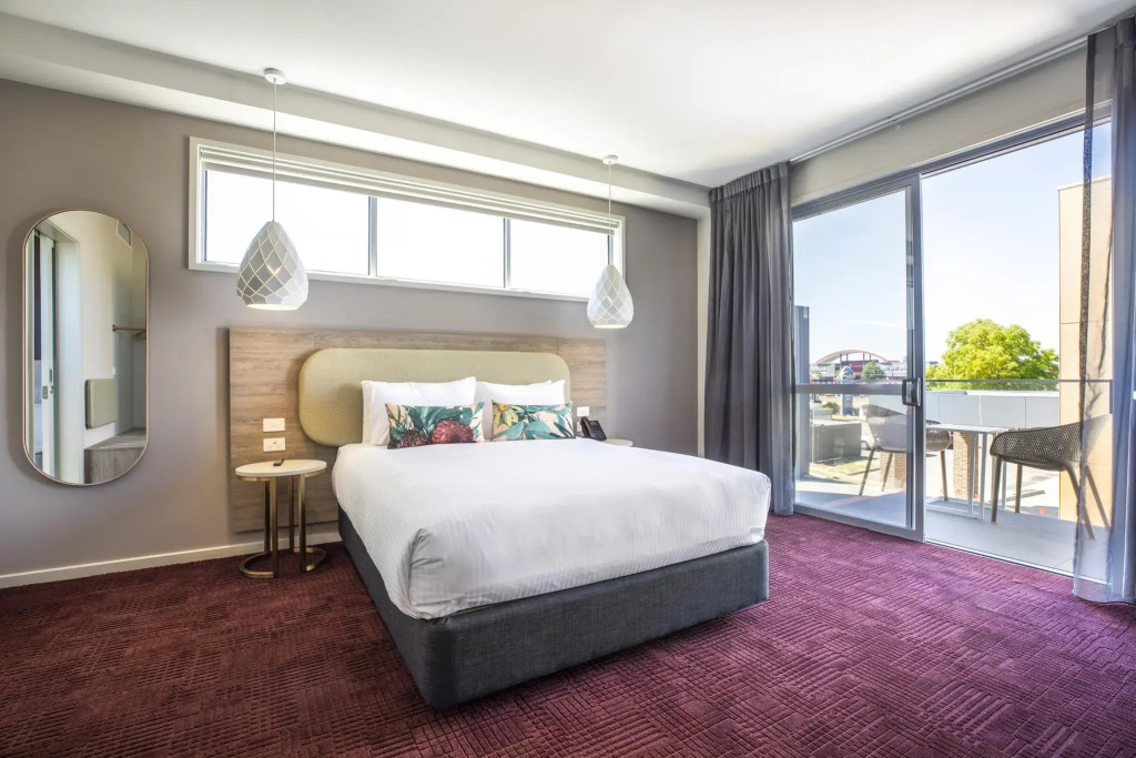 Double Suite (full double bed)