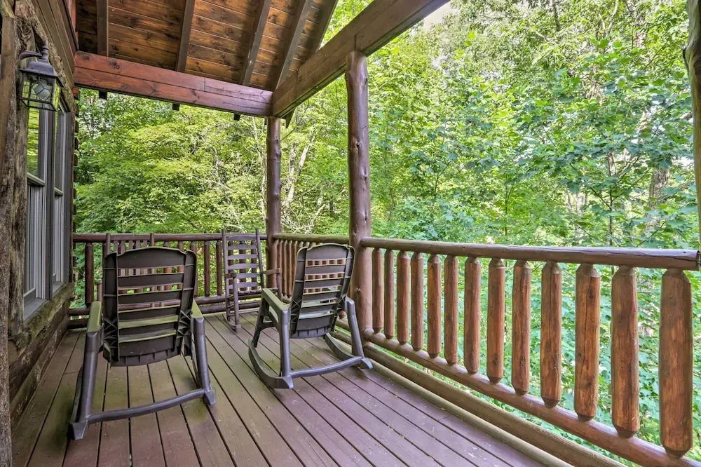 'sky Harbor' Sevierville Cabin w/ Hot Tub & Deck!