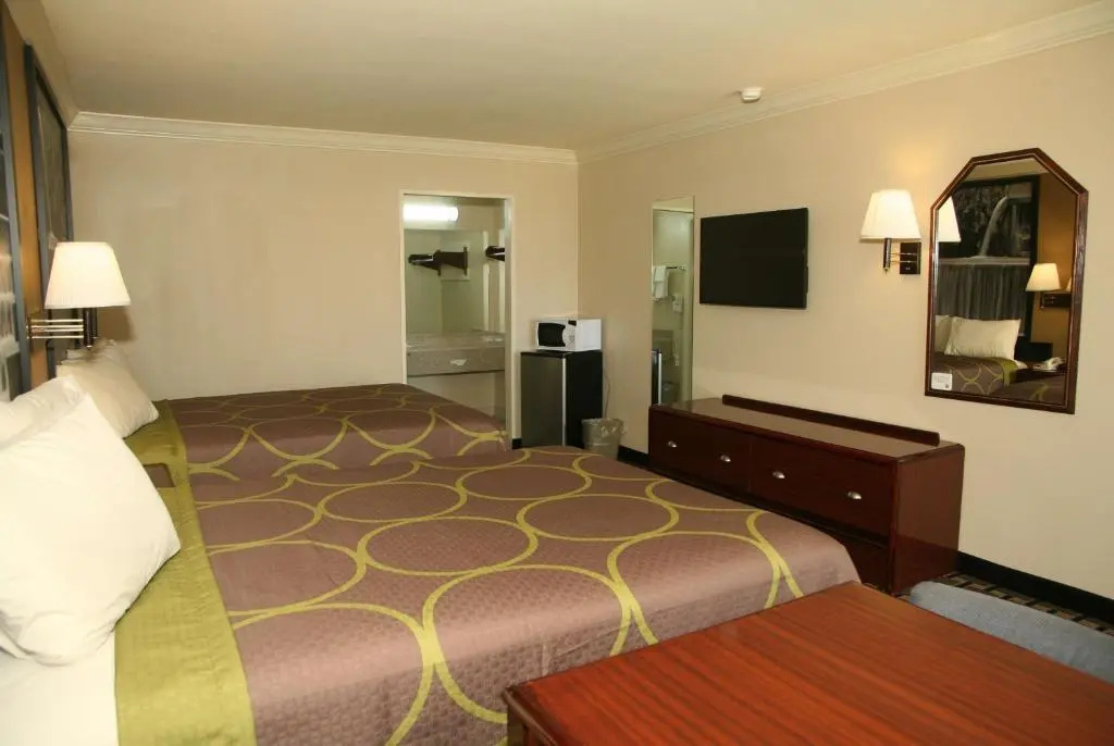 Standard Double room (full double bed)