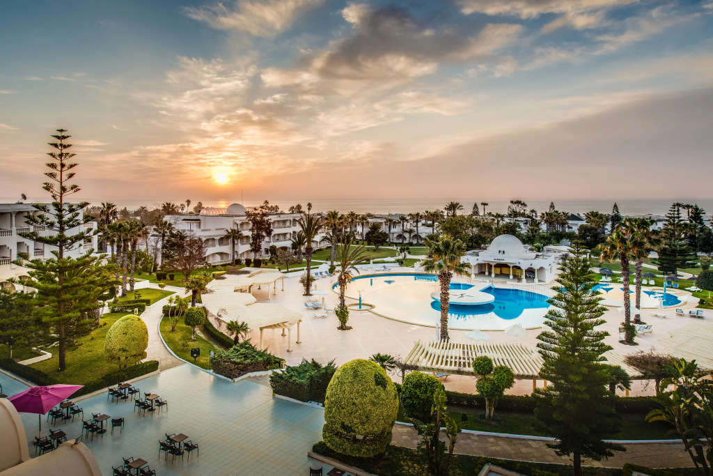 Beach & Waterfront