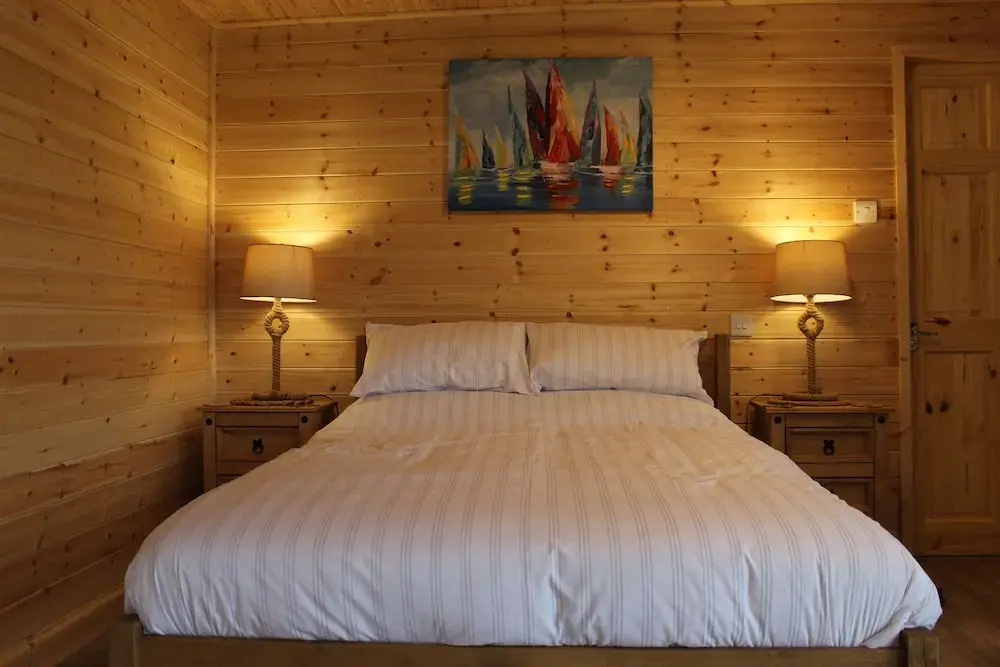 Deluxe Double room with park view full double bed