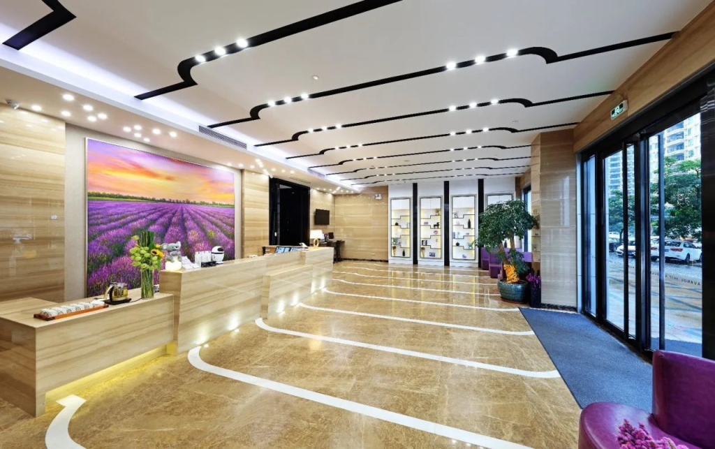 Lobby & Reception