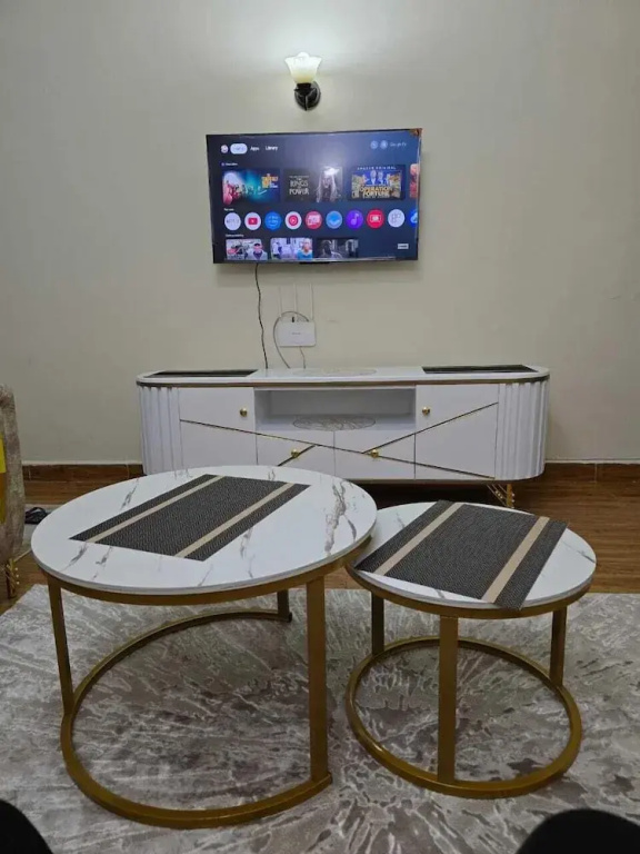 Lux Suites Astrol Apartments Garden City