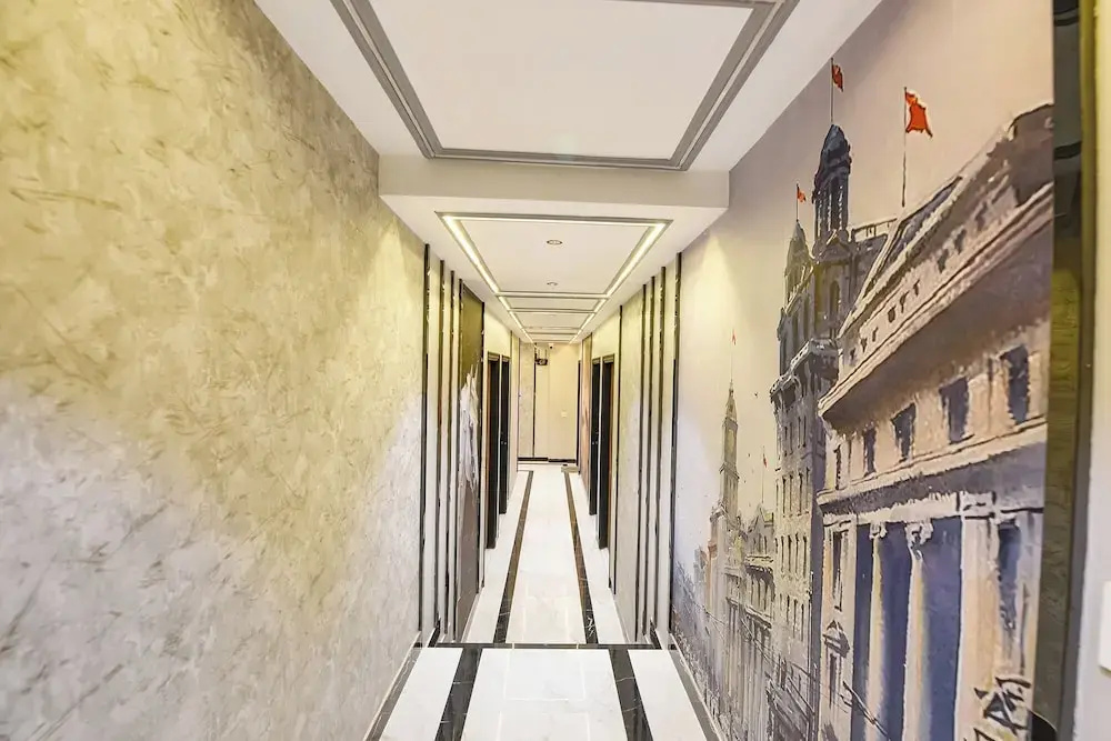 Fabhotel Grand Palazzo I