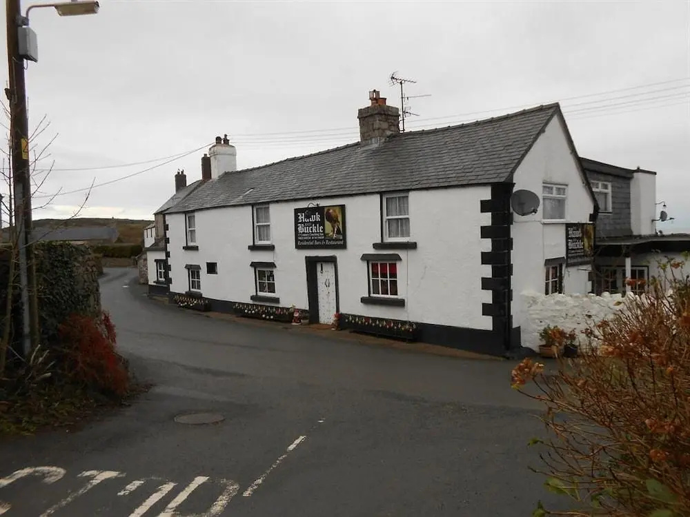 Hawk and Buckle Inn