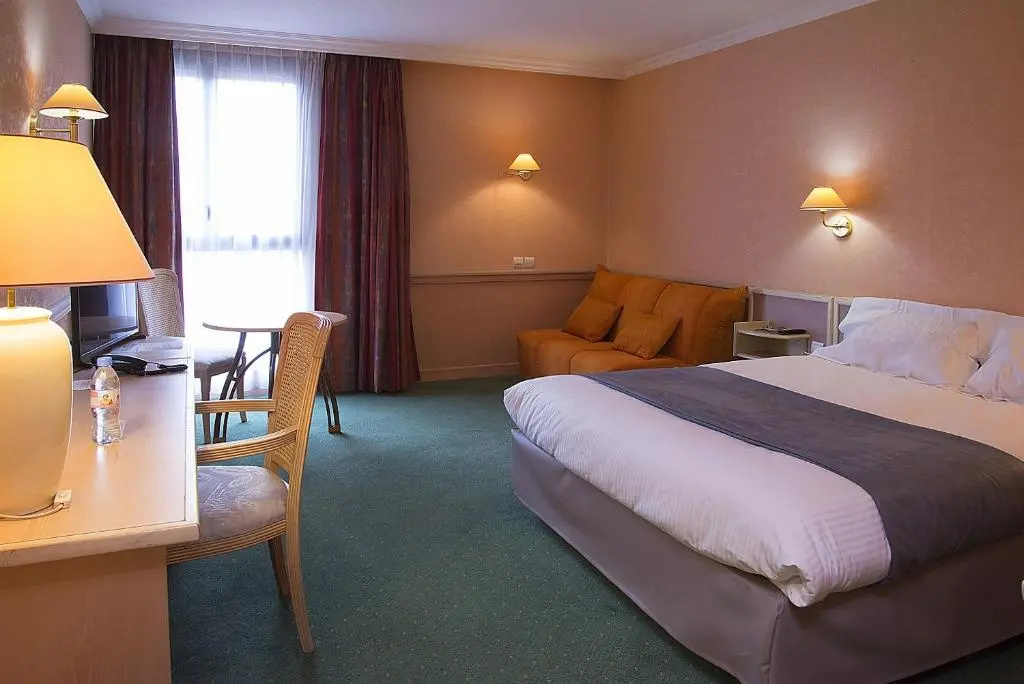 Logis Lyon Est - Chambres