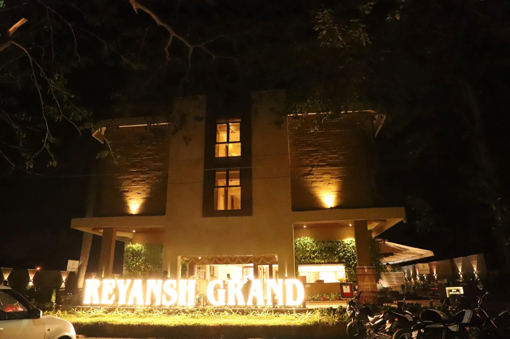 Hotel Reyansh Grand