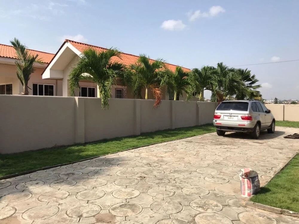 3 Bed House - Sleeps 9 - Pets - Garden - Parking