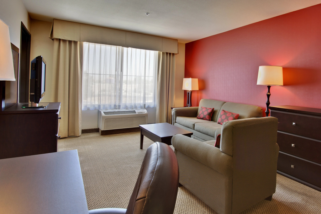 Holiday Inn & Suites Bakersfield by IHG - Général