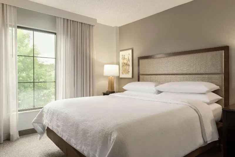 Embassy Suites by Hilton Atlanta Alpharetta - Chambres
