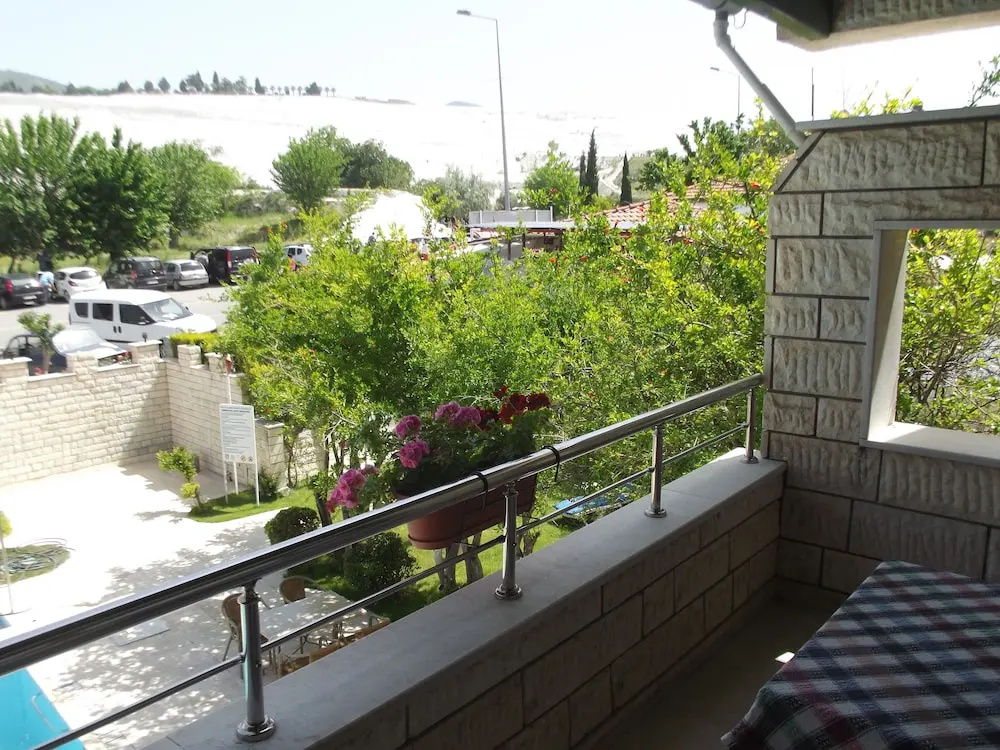 Balcony & Terrace