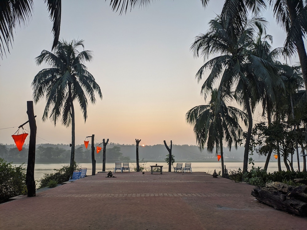 Beach & Waterfront