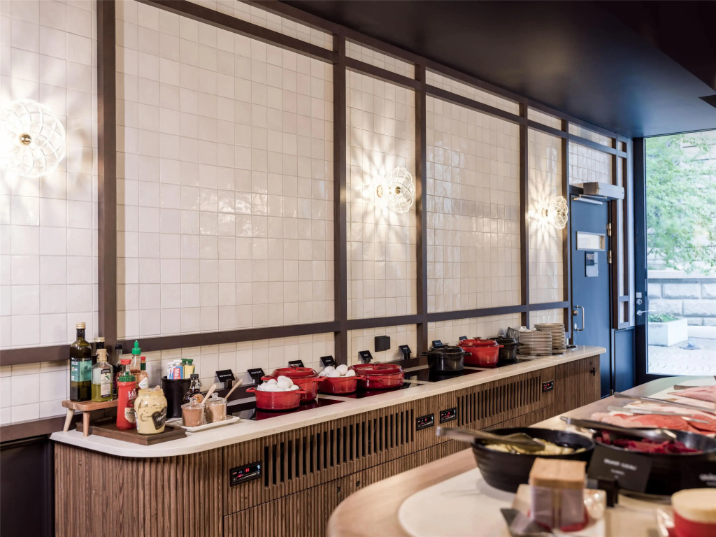 Radisson RED Oslo City Centre, A Verified Net Zero Hotel - фото 28
