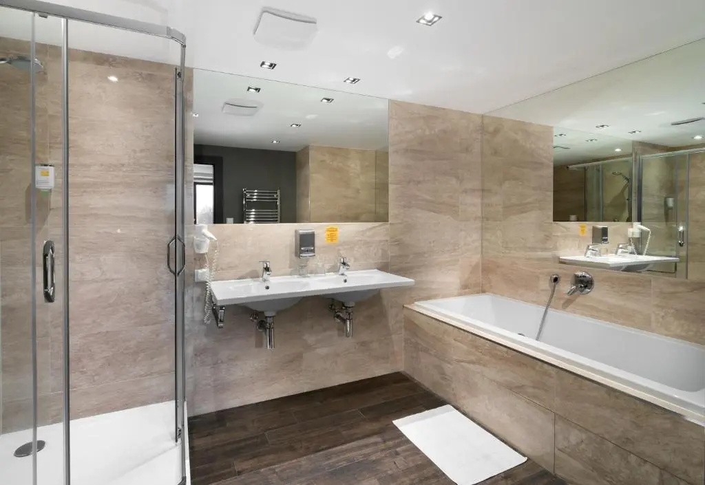 2 Bedrooms Deluxe Suite