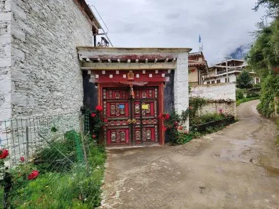 Danba County Mangui Mountain Residence Homestay