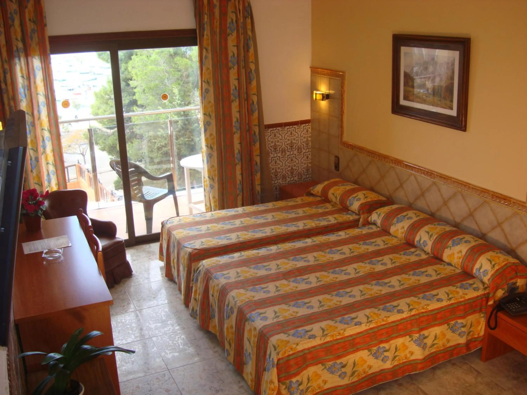 Univers Hotel — 4