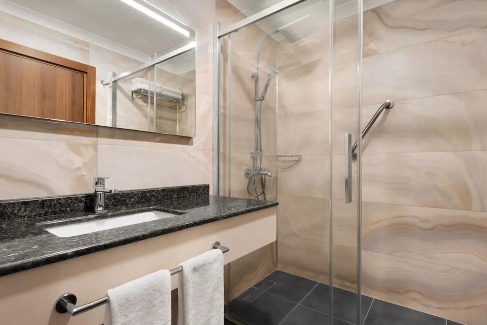Двухместный номер Superior с видом на город двуспальная кровать в Ramada by Wyndham Sakarya Hendek