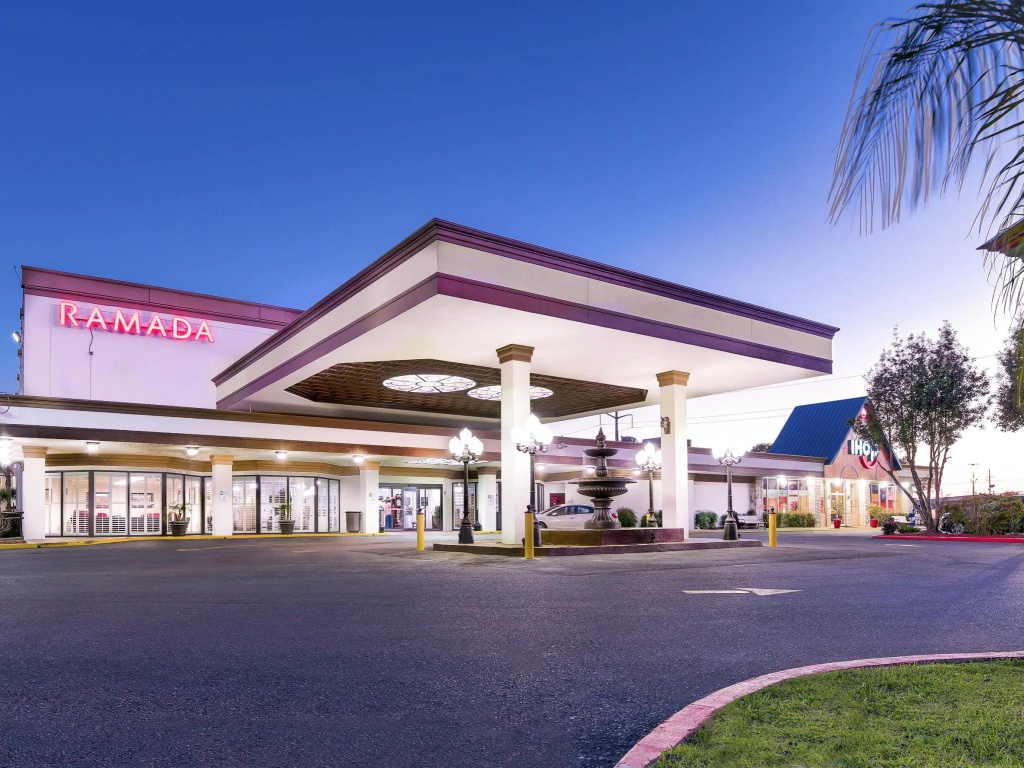 Ramada by Wyndham Metairie New Orleans Airport
