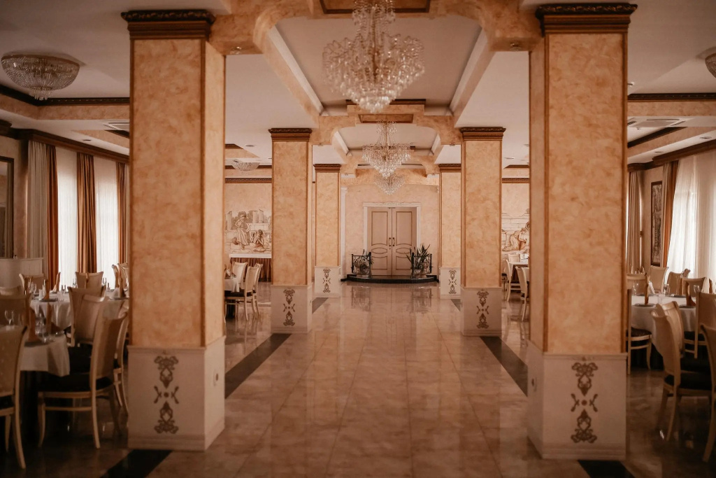 Lobby & Reception