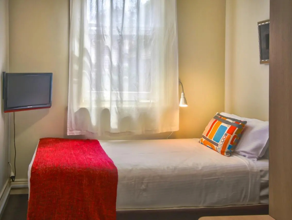 Economy room