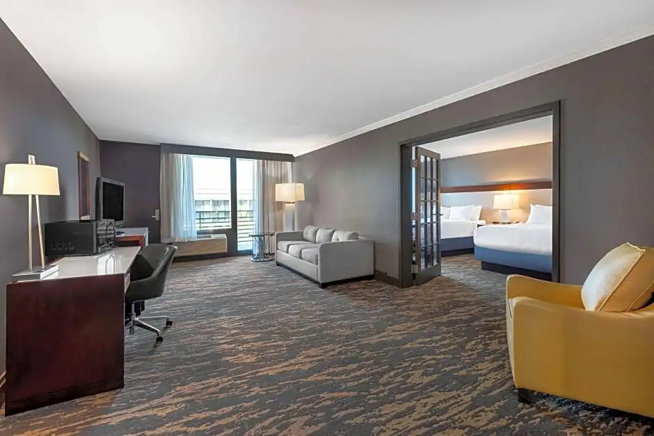 Quadruple Suite