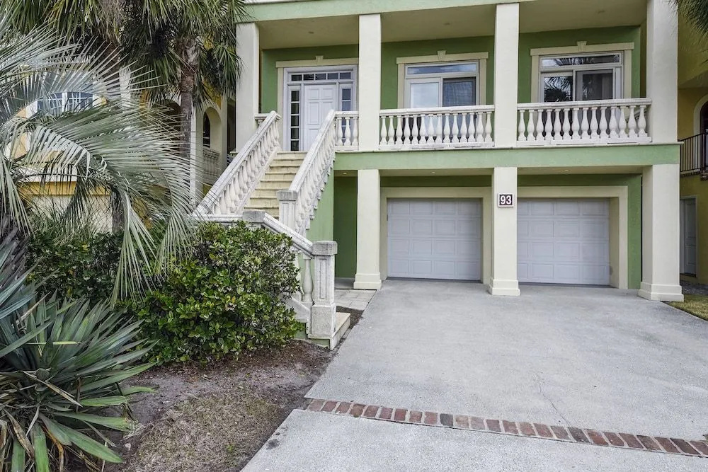 93 Singleton Beach Rd Oceanview 5 Br home by RedAwning