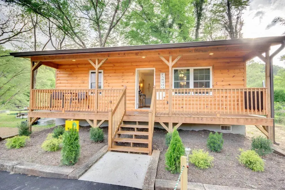 Smoky Mountain Cabin w/ Hot Tub & River Views!
