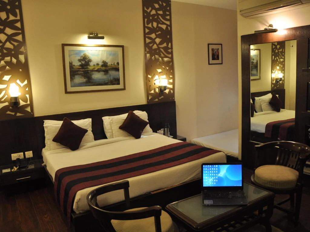 Executive Double room (full double bed)
