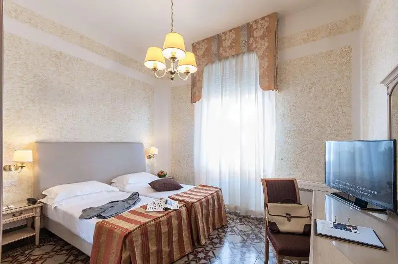 Grand Hotel Royal - Chambres