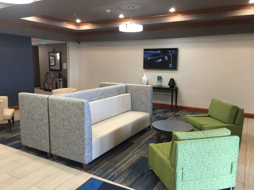 Lobby & Reception