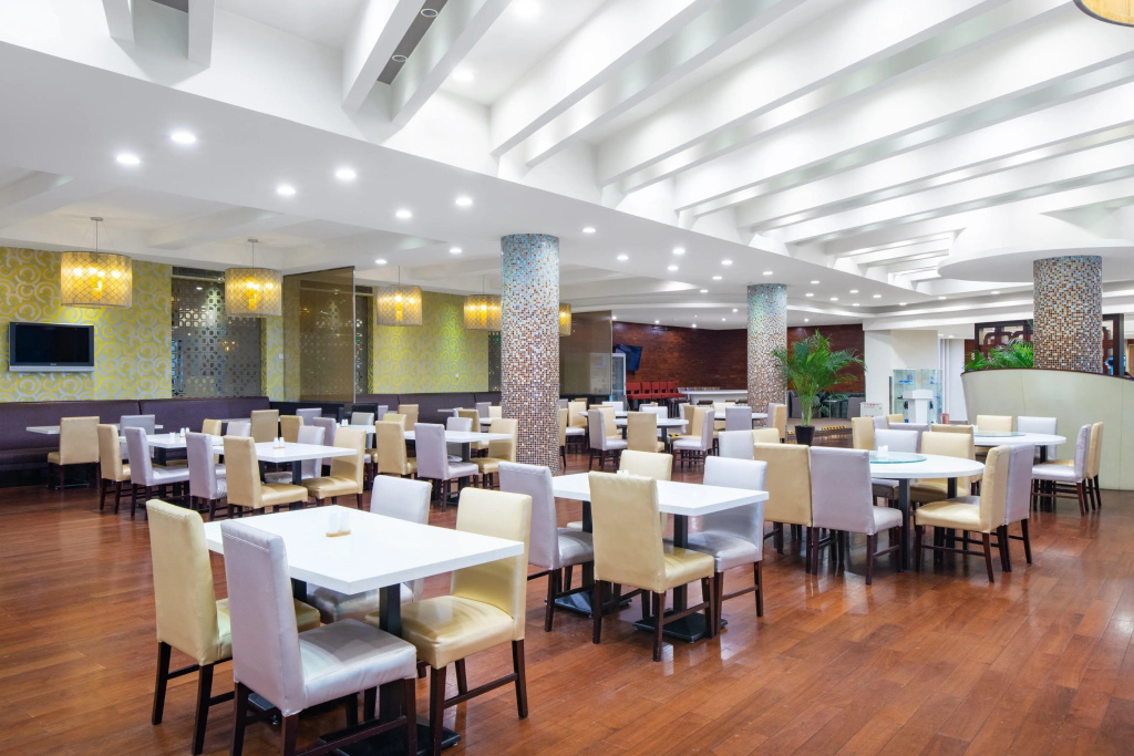 Food & Beverage
