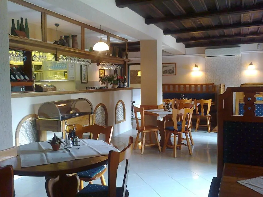 Adler Hotel és Étterem - фото 17