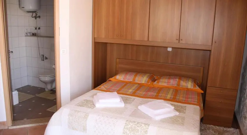 Nice & Large Apartment with Terrace & Pool View in Funtana near Beach