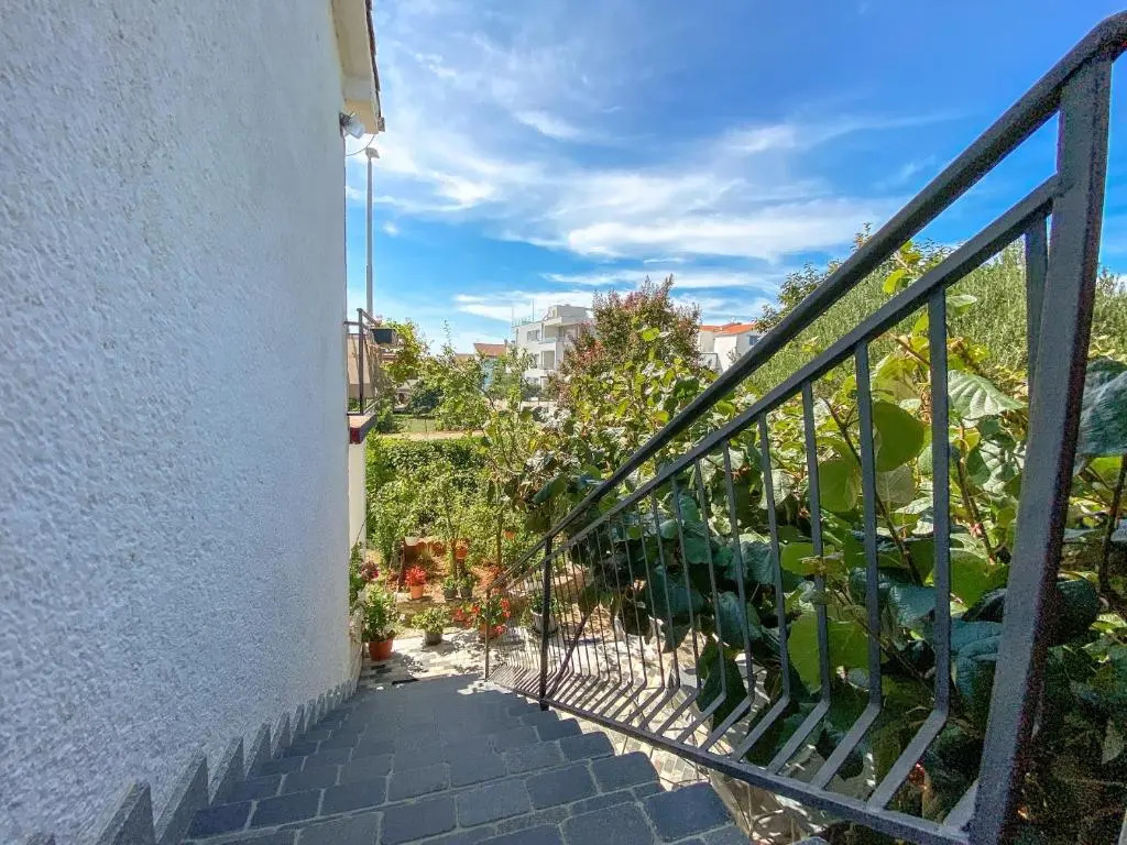 2 Bedrooms Double Apartment (full double bed)
