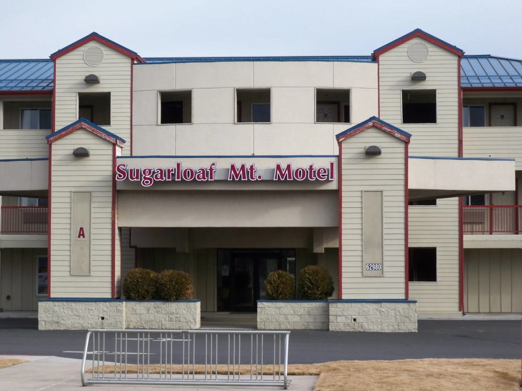 Sugarloaf Mt Motel
