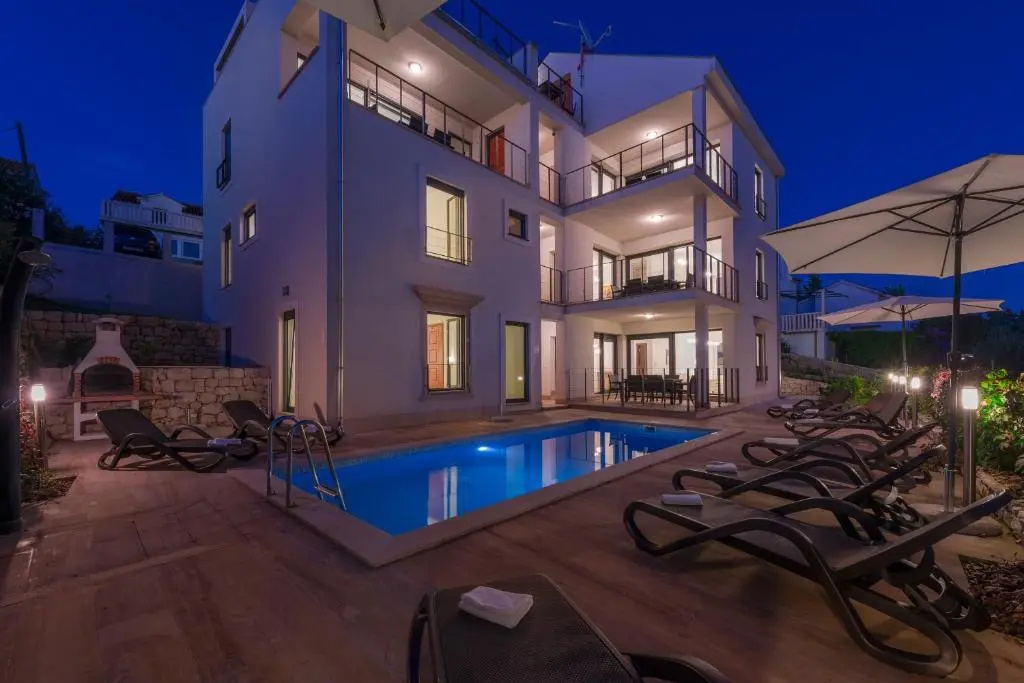 Apartment with sea view