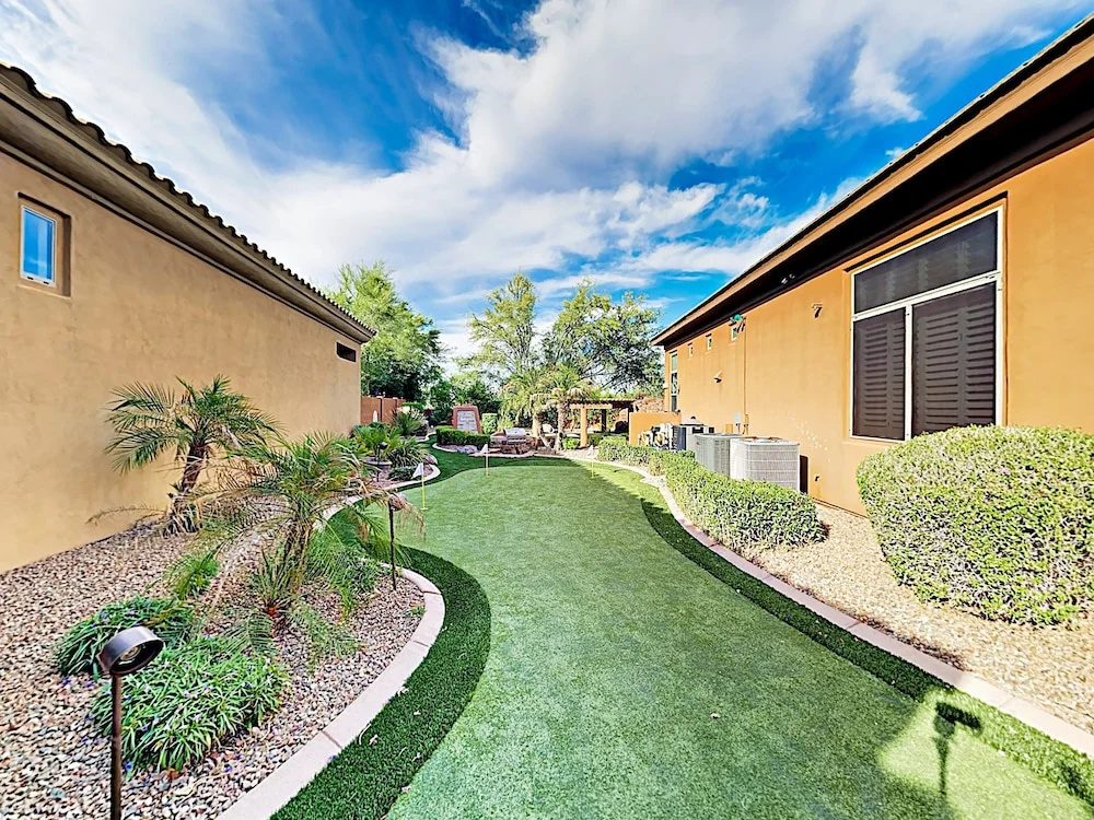 All-suite Home Located in North Phoenix 3 Bedrooms 3.5 Bathrooms Home
