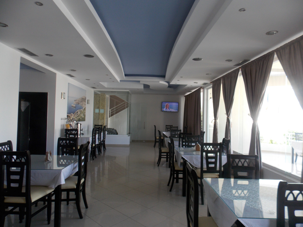 Food & Beverage