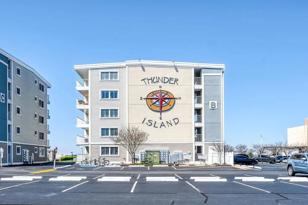 Thunder Island 114c 2 Bedroom Condo by RedAwning